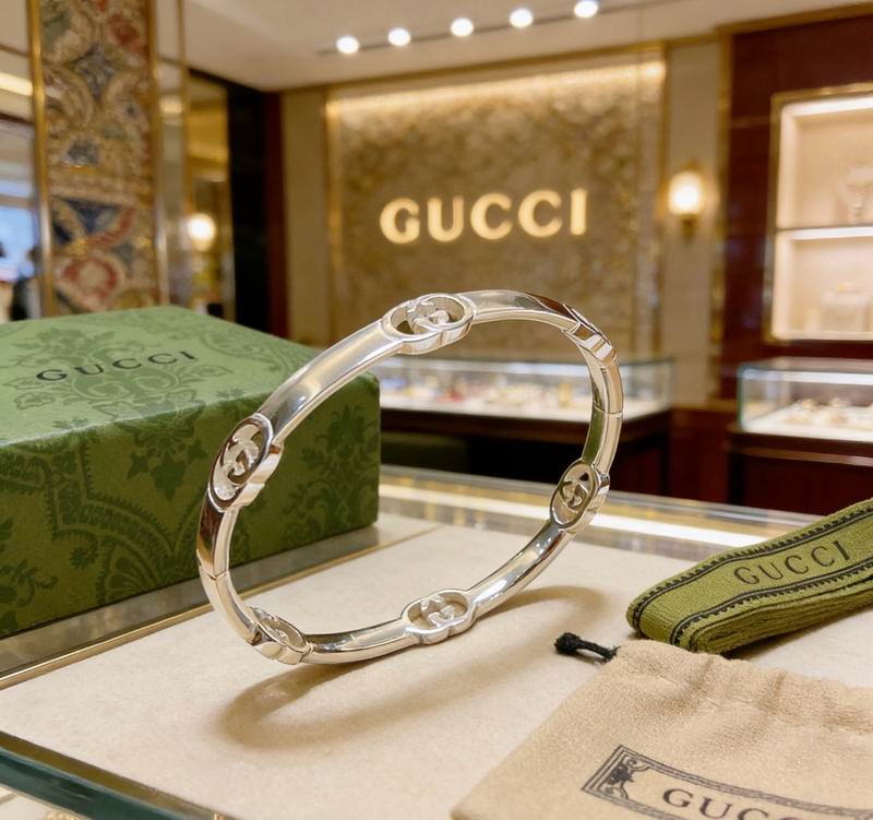 Gucci Bracelet 06yxs26